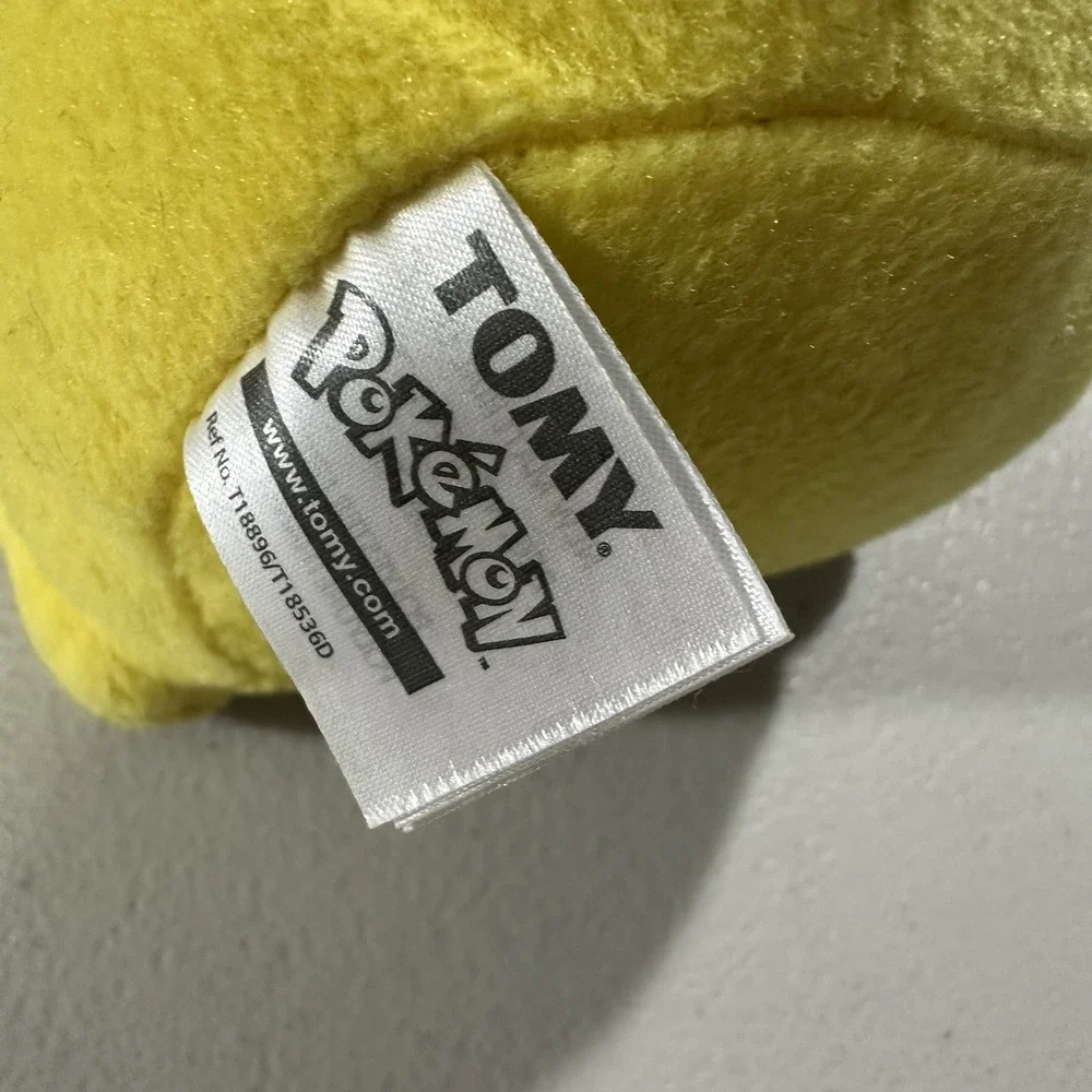 Tomy Pokemon Pikachu 8